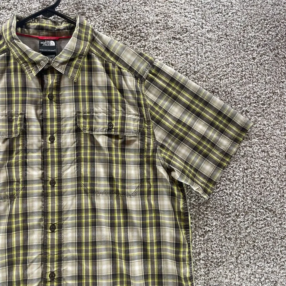 The North Face Shirt Mens Large Plaid Short Sleeve Button Up Casual‎ Adult Nylon